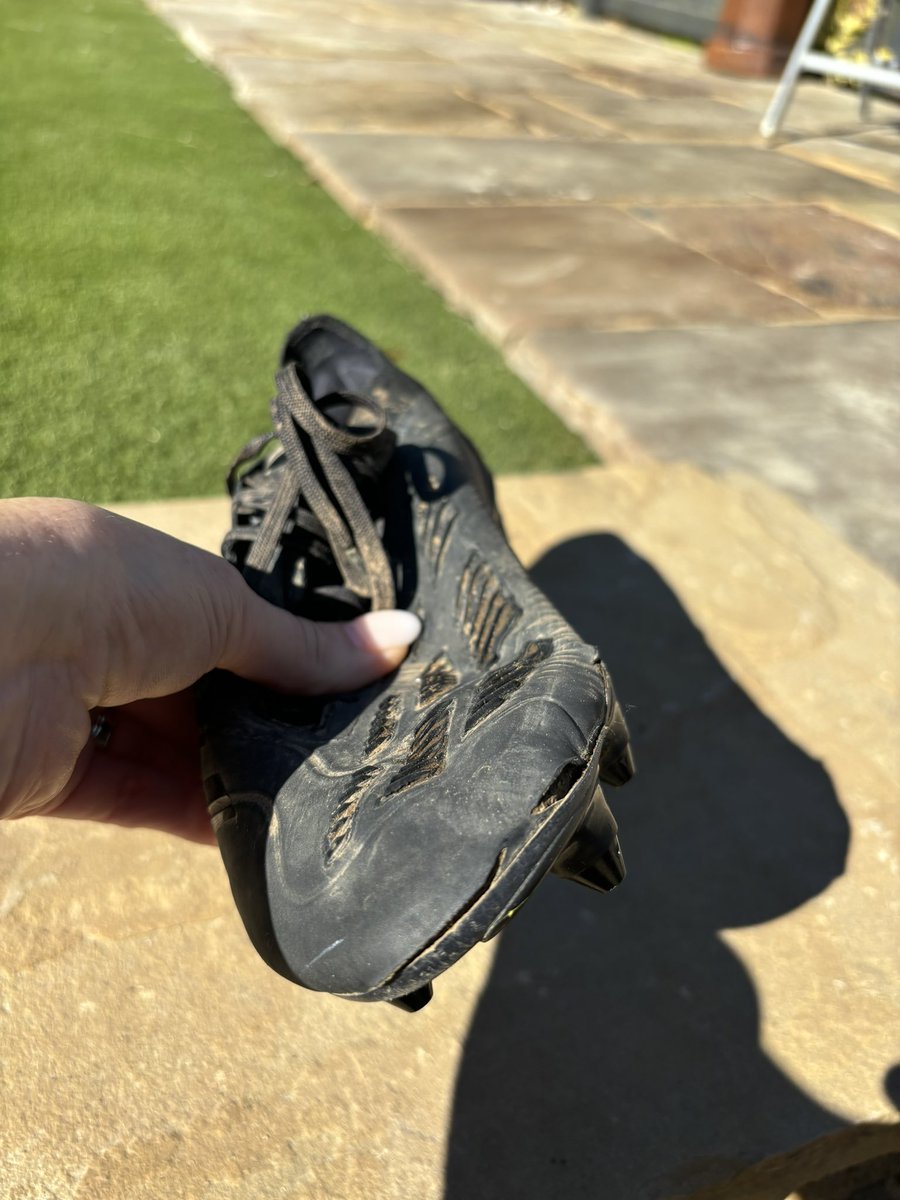 Delpot201's tweet photo. @SportsDirectUK Hello, my son recently purchased some football boots from you for £140 which have since fallen apart (see pictures), and customer service is refusing a refund because the order is older than 28 days, how is this reasonable? Clearly they weren’t fit for purpose? https://t.co/EY0lNvmh7l