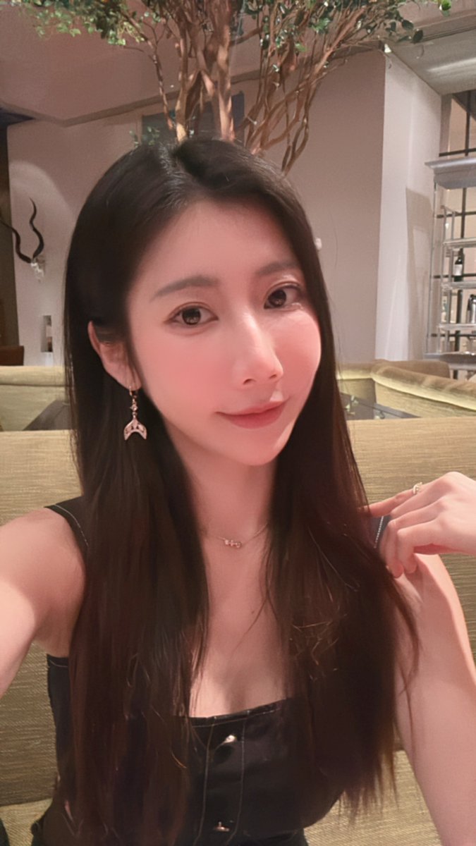 晚上九點會在JKF直播 請來餵食南瓜🎃🎃         
傳送門⬇️⬇️ 
【JKFace】https://t.co/mVqR8ODXfW https://t.co/PlgqAyyCFV