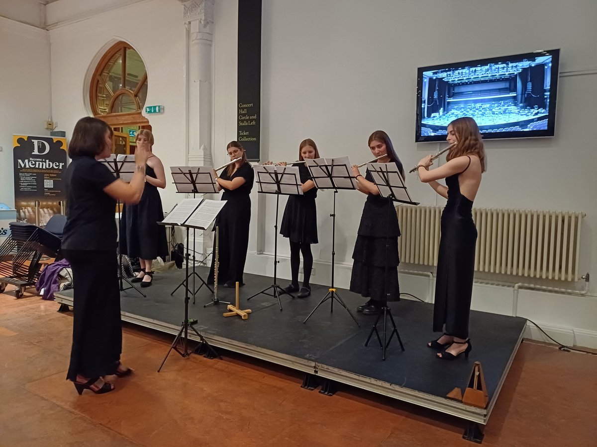 West Sussex Music (@westsussexmusic) on Twitter photo The West Sussex Flute Choir performed in the foyer of Brighton Dome last night, opening up for the <a href="/LPOrchestra/">London Philharmonic Orchestra</a> 🤯
What an outstanding performance, a MASSIVE congratulations to the students for making it such a memorable evening 👏👏
#flutechoir The West Sussex Flute Choir performed in the foyer of Brighton Dome last night, opening up for the <a href="/LPOrchestra/">London Philharmonic Orchestra</a> 🤯
What an outstanding performance, a MASSIVE congratulations to the students for making it such a memorable evening 👏👏
#flutechoir