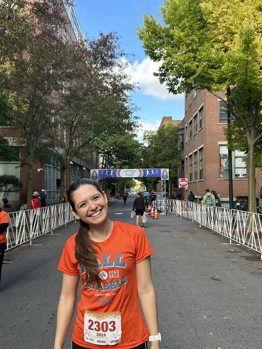 valemontanez96's tweet photo. I enjoyed so much running the #FallClassic5K ππΌββοΈββ‘οΈ
Proud of improving my pace and even prouder of my team! π€©π₯³
Next challenge: Boston Half!! @BAA
#CambridgeClassic5K @CambClassic5Ks https://t.co/nnLDwvO1Y6