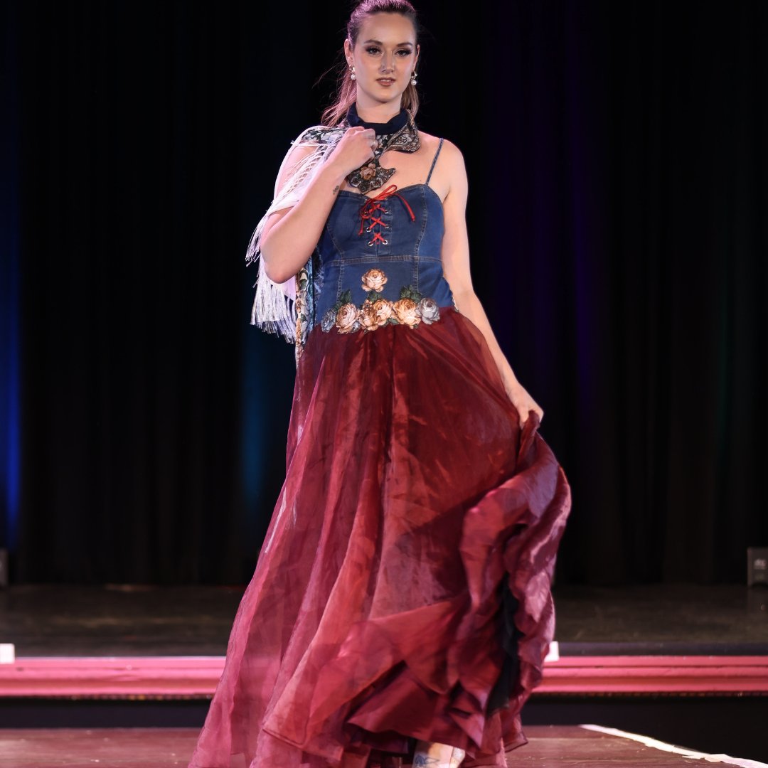 🎨 The arts contribute £126bn to the UK economy and employ 2.4 million people! Fashion Fiesta CIC is committed to enhancing this impact by nurturing talent in our community. Together, we can make a difference!

#ArtsContribution