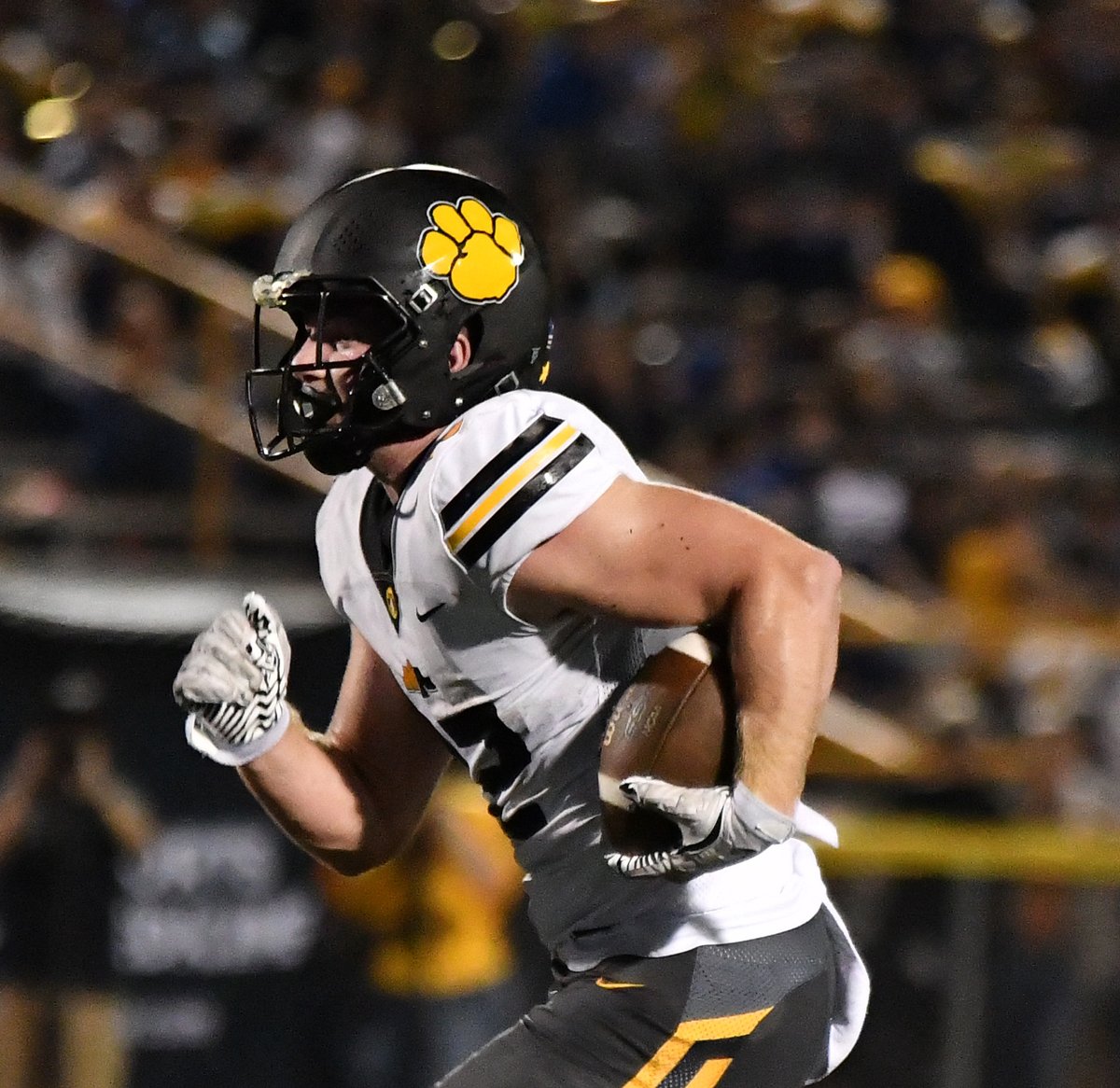 lukerohan22's tweet photo. Check out my Weeks 3-6 Highlights on @Hudl https://t.co/SNwEDiNIfu 
@nafootball_tfl @Big56Conference @wpialsportsnews @WPIAL_Insider https://t.co/sNyMofVZBe