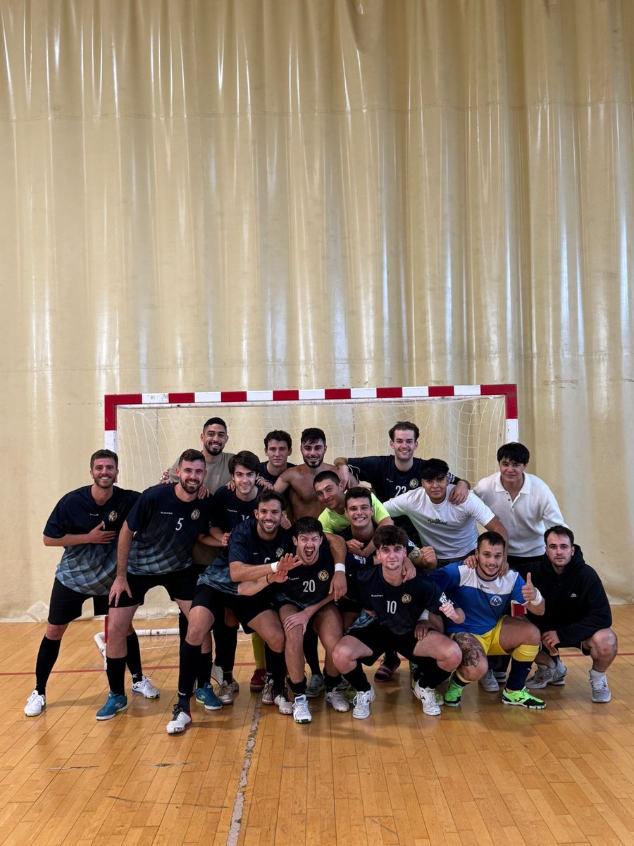 CFSARTILLEROS's tweet photo. [LIGA]

Otro equipo que empieza liga y que empieza con una victoria. El senior de primera autonómica vence de manera contundente por 7-2 a @sen_efshumanes.  

Gran partido de los nuestros para empezar de la mejor manera posible

⚽️ David
⚽️ Diego
⚽️ Manu
⚽️⚽️ Rober
⚽️⚽️ Moli https://t.co/Nbrb3FvhCM