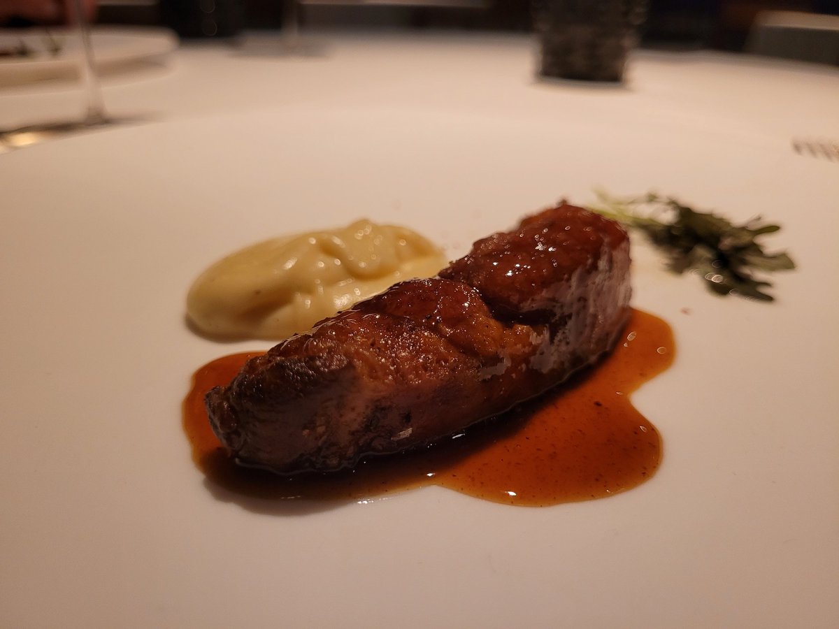 complicidadgast's tweet photo. Pedazo de comida en @gofiomadrid .
Sabor, potencia, control y personalidad. Colocando el gusto canario en el panorama gastronómico nacional. Muy recomendable e  interesante. Visión propia. 
Les contaré mucho +. https://t.co/C9CaMYRidj
