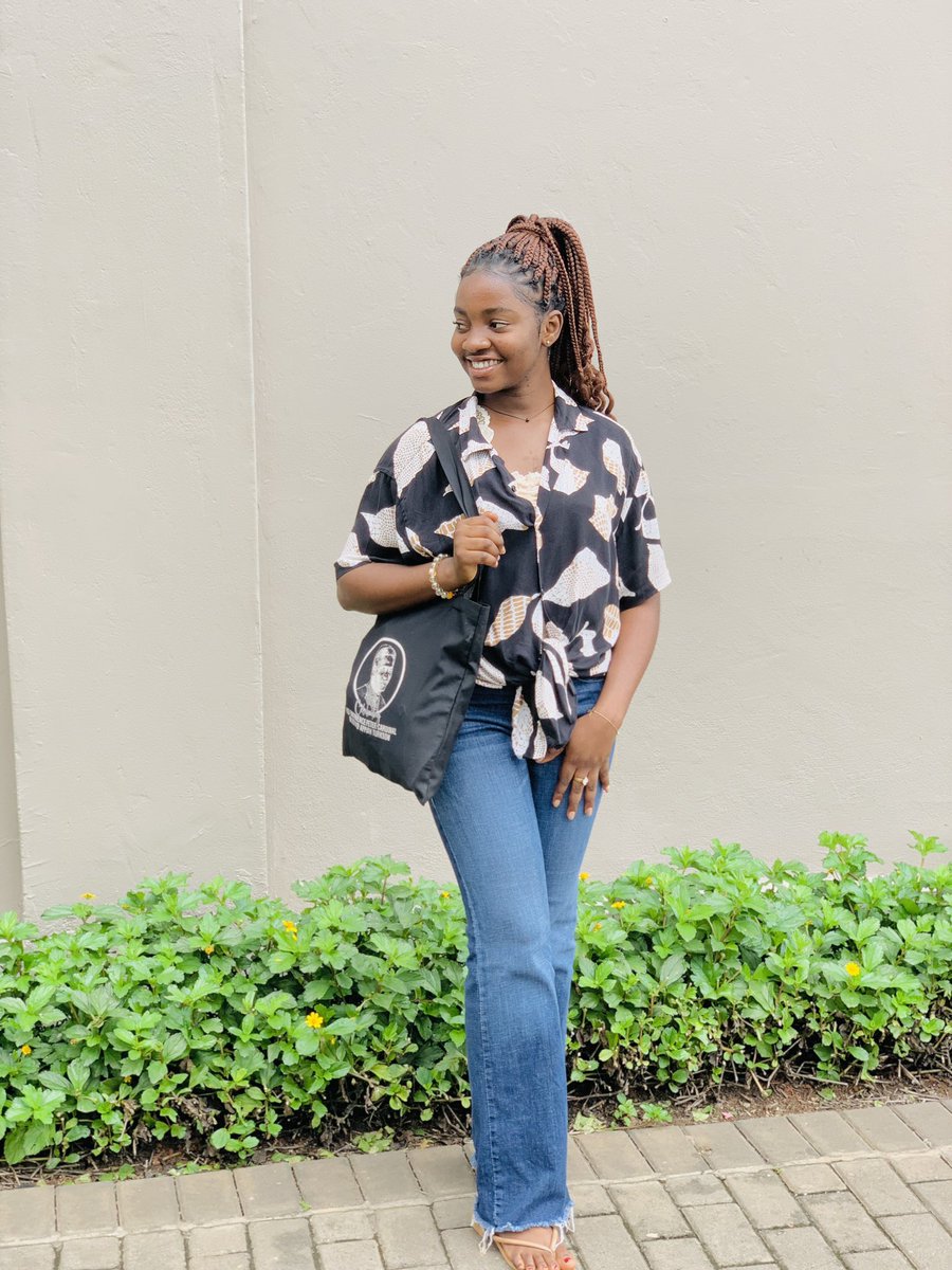 It’s Sunday 
Spread some sunshine 🌞 with a smile 😊 

Happy Sunday
#Readywriter <a href="/Voice_of_uew/">VOICE OF UEW🔴⚪💙</a> <a href="/uewsrc1/">UEW SRC</a>