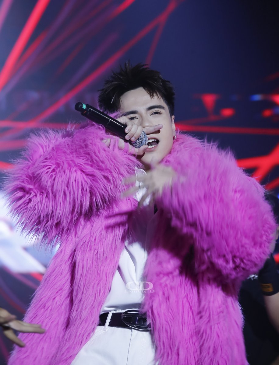 DD_MasterD's tweet photo. 20241006 Quang Hùng Master D - The 1st Fan Meeting in Vietnam 2024
19971007 - 20241007
사랑해요 - 생일 축하해요
ฉันรักคุณ - สุขสันต์วันเกิด
#QuangHungMasterD #QuangHungLe #HappyQuangHungDay #HappybirthdayQuangHungMasterD
#Muzik #DD #DoubleDwithMasterD
Plz don't cut my logo 📷 https://t.co/gnUx0UMRvS
