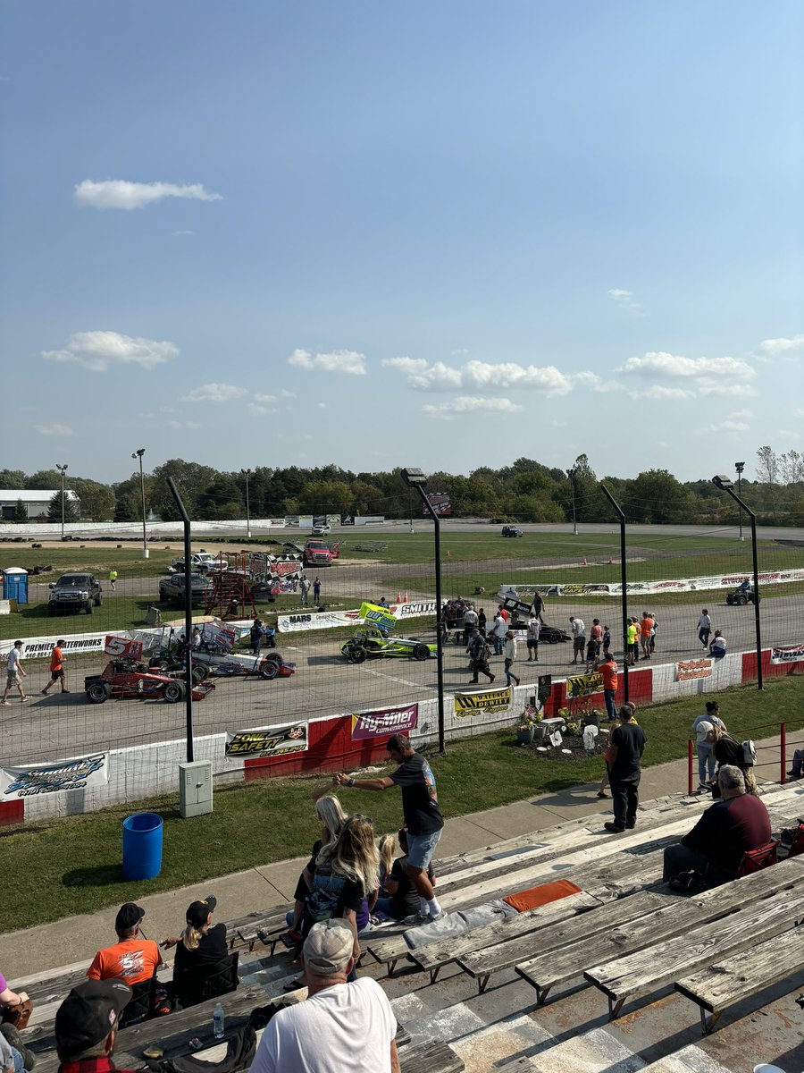 AllThingsSuperm's tweet image. Tyler Capodice hangs on to win his first  feature in his second race ever in a #Supermodified 

@sanduskyspeedw