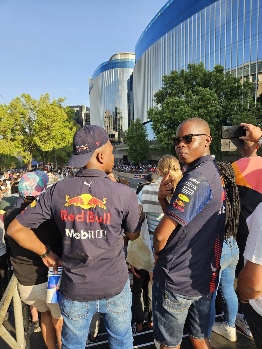 Rikhode_Ric's tweet photo. A great show indeed! #RedbullShowrun @RedBullZA https://t.co/zqHhqHMZSo
