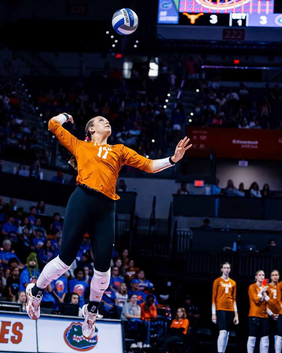 call her Ace Averi 🤘

Texas 🆙 16-11

#HookEm