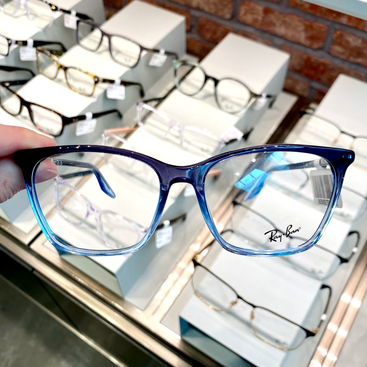 New season, new specs. 
Give yourself an autumn update with eyewear from @Lenscrafters.