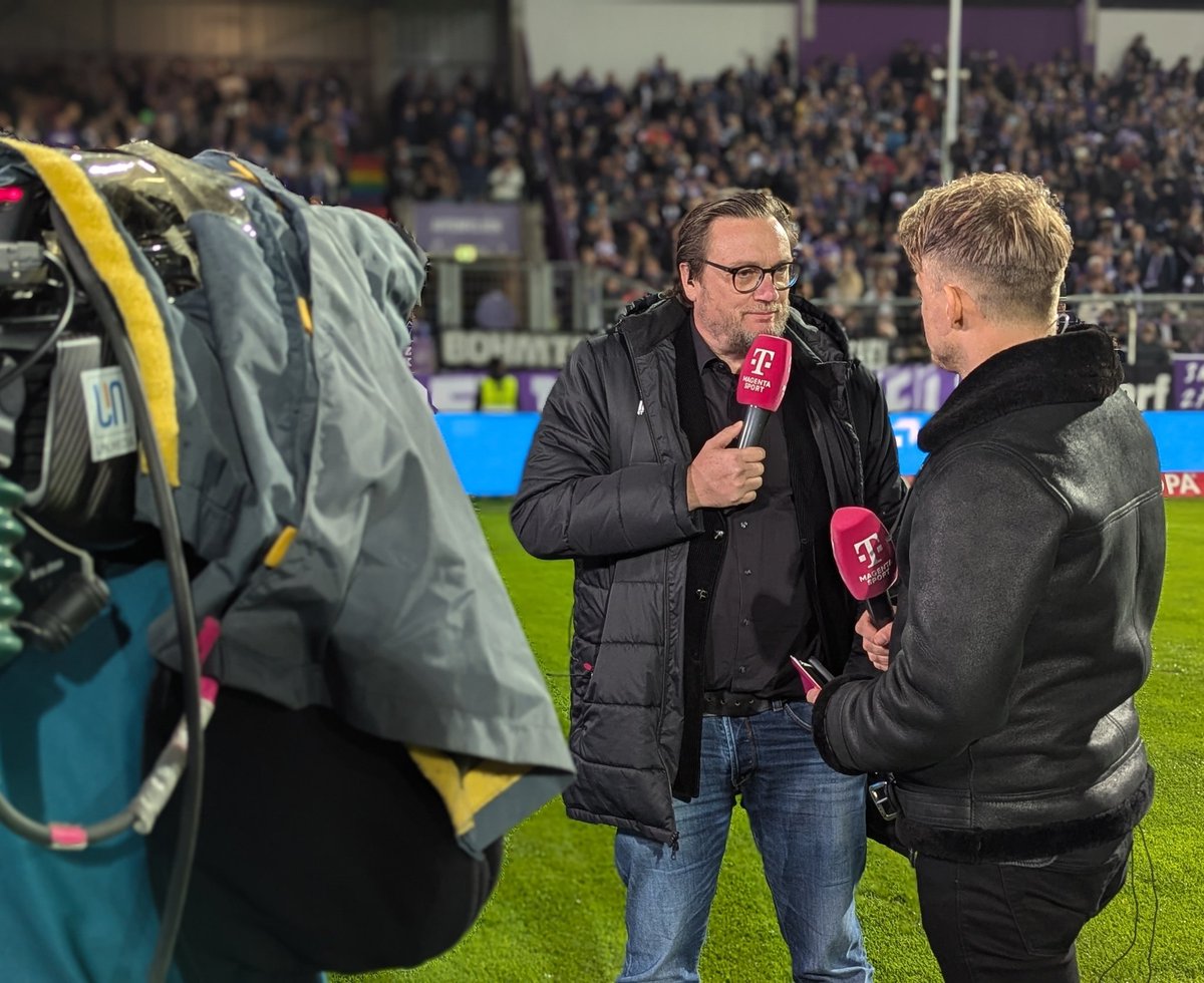 VfL_1899's tweet photo. @DocWelling spricht bei Magenta Sport zur Ratsentscheidung. 🎙️

#vfl1899 #OSNVFB https://t.co/4nS0imynw2