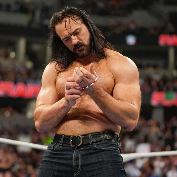 aunque me joda que drew mcintrye haya perdido ayer... sin dudas ha sido el pilar de 2024
- gana elimination chamber 
- gana mitb 
- gana el whc 
- la mejor rivalidad del año 
- le hace el pin a cody y punk 

el año que viene va a ser SU AÑO otra vez, mi papucho 🚬