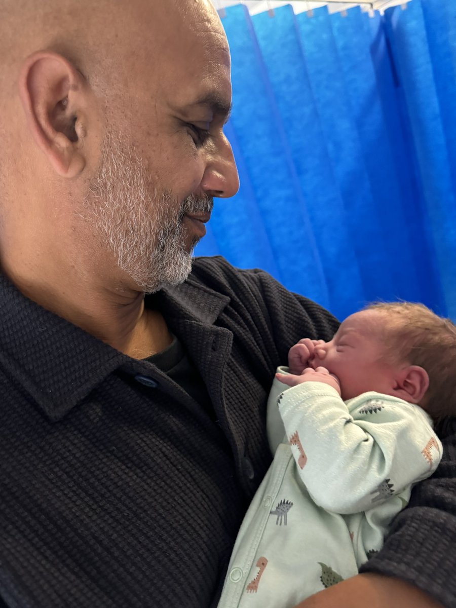 Arv_Kaushal's tweet photo. Arrived, very reluctantly in the early hours of this morning… welcome to our newest grandchild ♥️♥️♥️ https://t.co/5db3x4MPp7