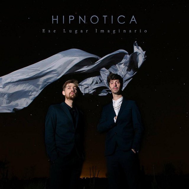 Hoy 06/10 cumple exactamente 10 años esta obra maravillosa de <a href="/hipnoticaa/">Hipnotica</a>. Pop de altísima factura. Gracias a <a href="/okeycomputer/">libélula</a> que me invitó a la escucha previa en un estudio en Av. Colón ❤️ youtu.be/Me6L41TjVlc