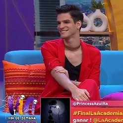 qué bonito es ver de nuevo a este guapo en mi televisión. ❤️