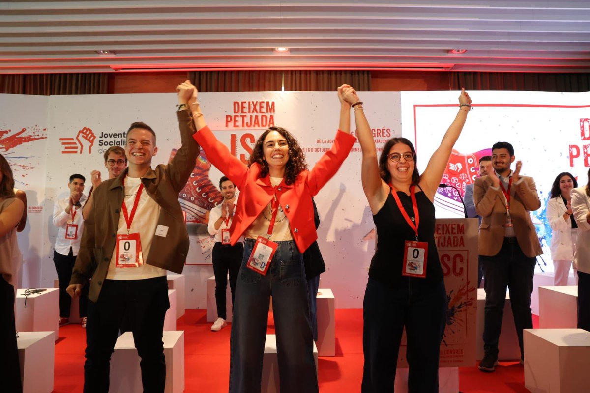 Comença una nova etapa i és un honor fer-ho com a Primera Secretaria de la JSC. Aquest pas no hauria estat possible sense la lluita de tantes dones que ens han obert camí. 
Gràcies, de tot cor a la militància, per la confiança.
La JSC és present, endavant, #DeixemPetjada ✊❤️