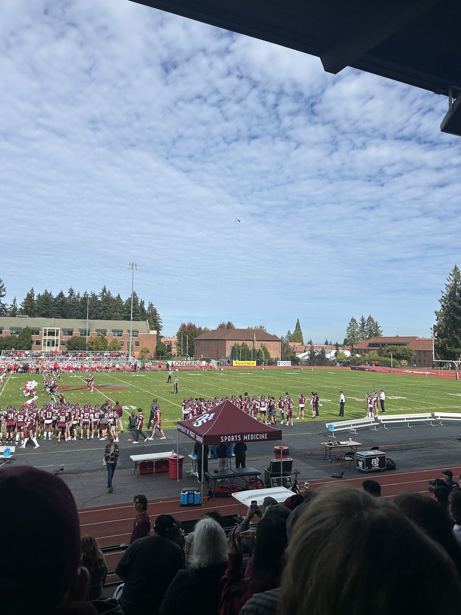 _JackFennessy_'s tweet photo. I had a great time visiting Puget Sound yesterday! Thank you @LOGGER_LBCOACH for inviting me. Go Loggers!

@P_S_football @GoPacerFootball @jeffthomas4 @CoachSpencerP @CoachArtC https://t.co/Gh3wERdYSi