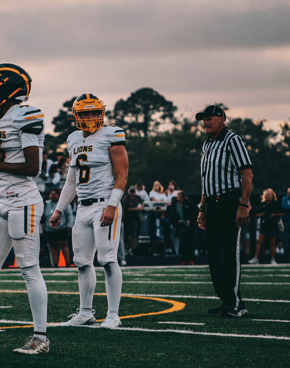 Mid-Season highlight tape 📼
47 Tackles, 8+ TFL, 2 forced fumbles 💪

Still looking for the opportunity to play at the next level. Coaches Check out my film, you won’t be disappointed! 
⬇️⬇️⬇️

hudl.com/v/2QJ083

<a href="/Coach__Mooney/">Coach Mooney</a> <a href="/jbmandes/">Coach Jude</a> <a href="/CoachRockLeach/">COACH ROCK</a> #linebacker