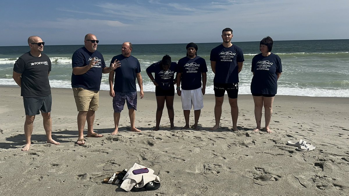 ChrisHoneycutt's tweet photo. Four baptized today in Myrtle Beach! 🙌 #MoveFoward @ForwardMyrtle https://t.co/OnfBbsrZcn