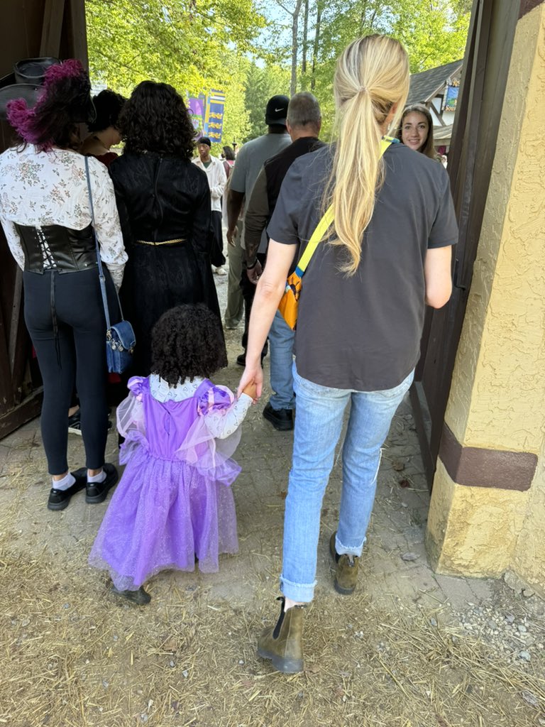 KadiGrigg's tweet image. Walks with Rapunzel #auntlife