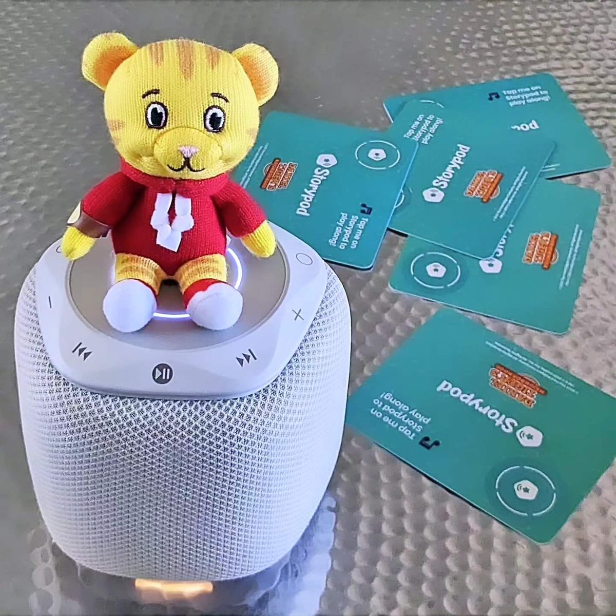 nurse_shannan's tweet image. 🎵 Zelah has had this #storypod for a few years and still loves playing with it! She&apos;s especially loving her new gift bundle from storypod &amp;amp; kidstuff.pr! These songs and stories aren&apos;t just for fun, they help teach #valuablelessons. storypod.com