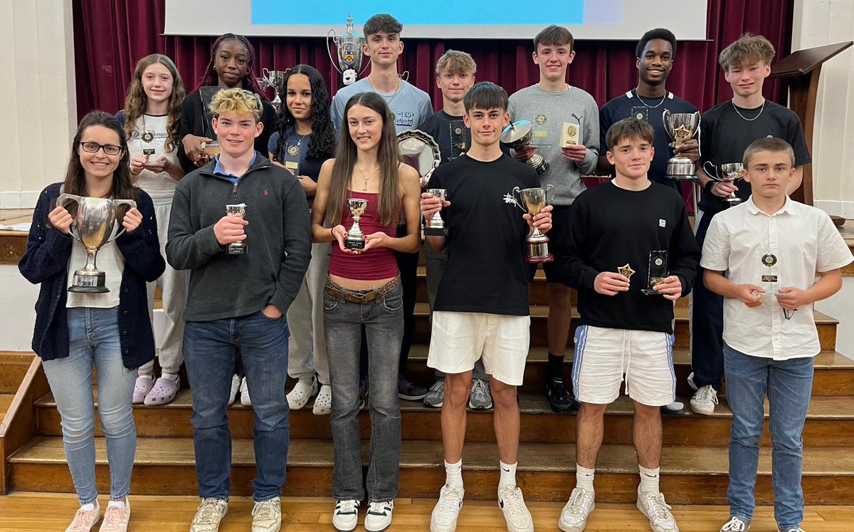 It’s been another brilliant year for the club and yesterday evening awards evening was a superb way to celebrate. Jo Wilkie was the deserving winner of this years Harrier of the year, take a look through all our other award winners on the website now

cheltenhamharriers.co.uk/blogs/news/awa…