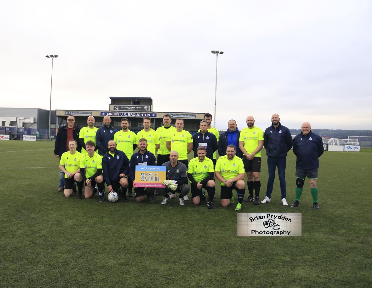 Wrexham Police FC (@wrexhampolicefc) on Twitter photo Today we took on former <a href="/Wrexham_AFC/">Wrexham AFC</a> players the <a href="/LegendsWrexham/">Wrexham Legends</a> & narrowly lost 5-4. We’ve raised £610 for #Wrexham charity Boxes of Sunshine ☀️
We’d love to raise a little bit more for them, can you help? All donations really will help gofund.me/4ef52f87 #WxmAFC 🔴⚪️ Today we took on former <a href="/Wrexham_AFC/">Wrexham AFC</a> players the <a href="/LegendsWrexham/">Wrexham Legends</a> & narrowly lost 5-4. We’ve raised £610 for #Wrexham charity Boxes of Sunshine ☀️
We’d love to raise a little bit more for them, can you help? All donations really will help gofund.me/4ef52f87 #WxmAFC 🔴⚪️