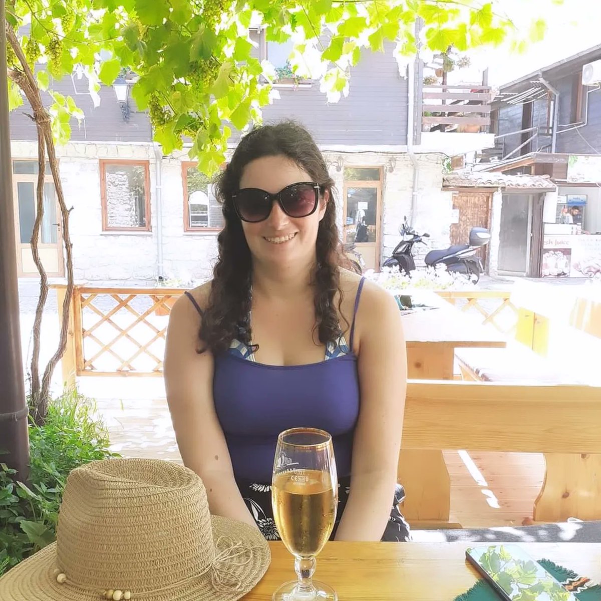 Sarah Bell ♠️🏳️‍🌈 tweet media