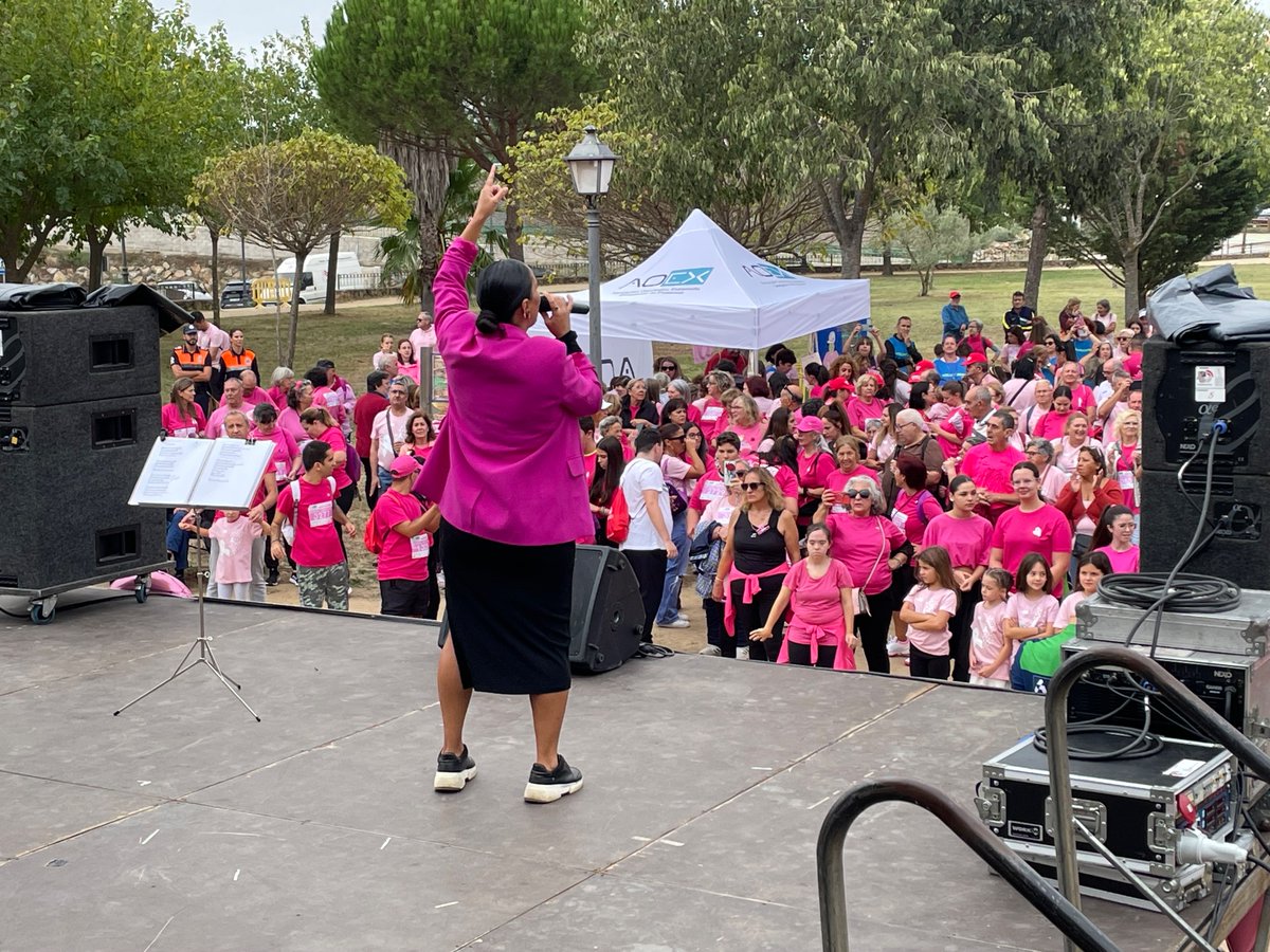 Una edición magnífica de la gran Marcha Rosa organizada por <a href="/AOEXPlasencia/">Aoex Plasencia</a> con el apoyo y ayuda de <a href="/cirempla/">Círculo Emp. Placent</a> <a href="/AleteaComunica1/">AleteaComunicacion</a> <a href="/SANTOSMUSICDJS/">SANTOS MUSIC</a> Gym Losan
<a href="/AtletasPopPlas/">Atl. Pop. Plasencia</a> <a href="/PLPlasencia/">Policía Local Plasencia</a> 
Protección Civil <a href="/Ayto_Plasencia/">Ayto. de Plasencia</a> <a href="/PlacePiraguismo/">Escuela Placentina de Piraguismo(oficial)</a> 
Precioso homenaje de las Dragonas del Jerte