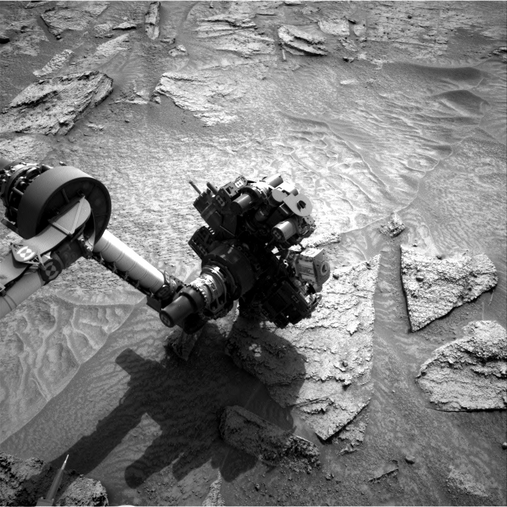 MarsMissionImgs's tweet photo. #CuriosityRover image taken on #Sol3648 at 3:15:16.891 PM with #Navcam #Mars #NASA #Space https://t.co/JJlE5Glpah