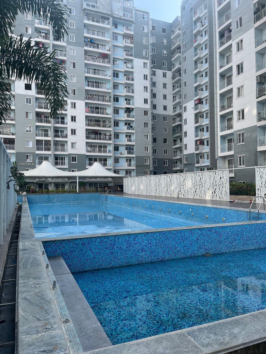AyushShri12's tweet photo. Flat Amenities:

•Huge modular kitchen fully setup with chimney, cabinets and utility area
•balcony with an amazing Lake side view

Society Amenities:

•Swimming pools
•Gym
•Clubhouse with all the indoor sports that you can think of
•Mini theatre
•Lush green gardens https://t.co/aPqUUxR5ki