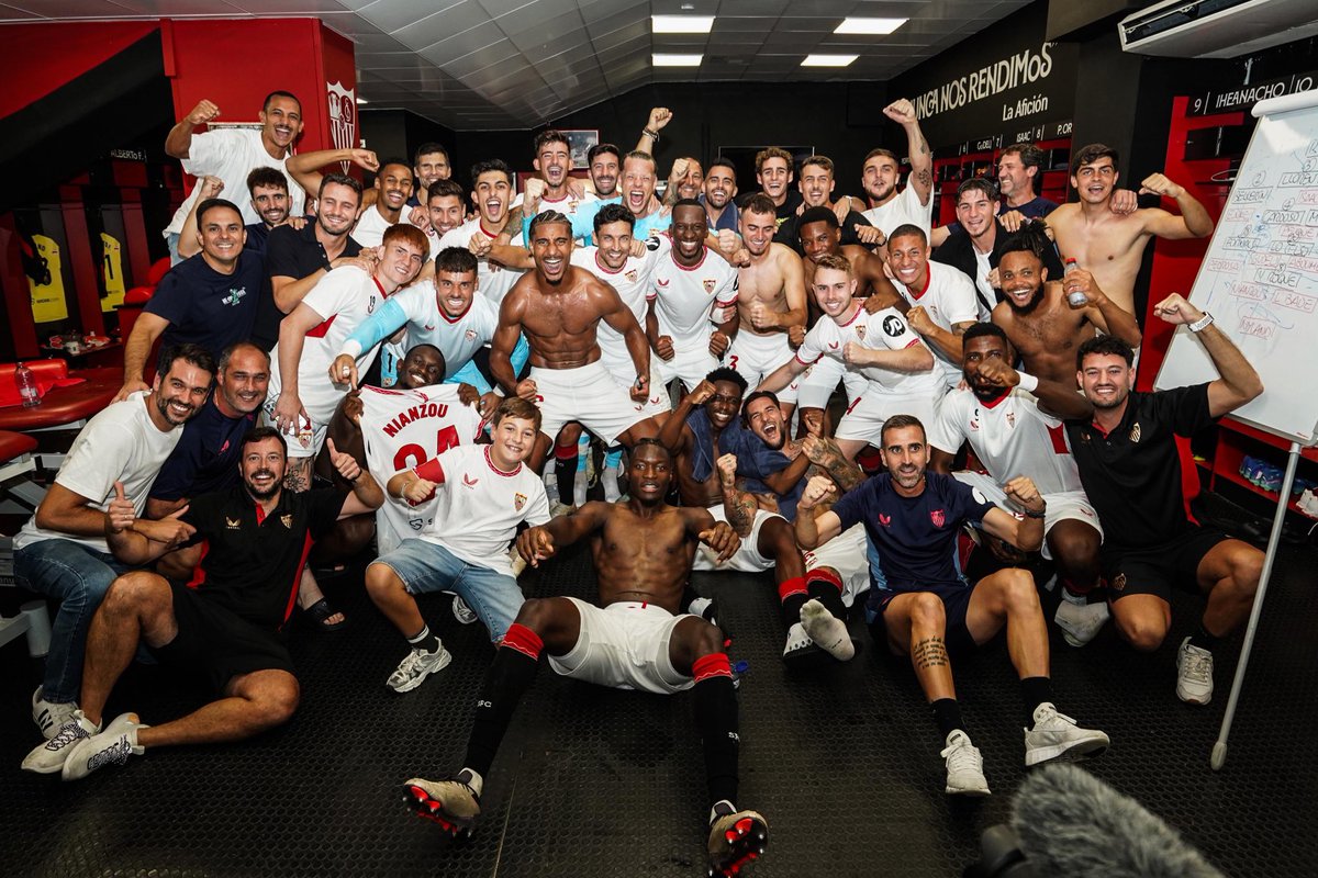 𝗠𝗜 𝗙𝗔𝗠𝗜𝗟𝗜𝗔 📸 ⚪️🔴

#ElGranDerbi