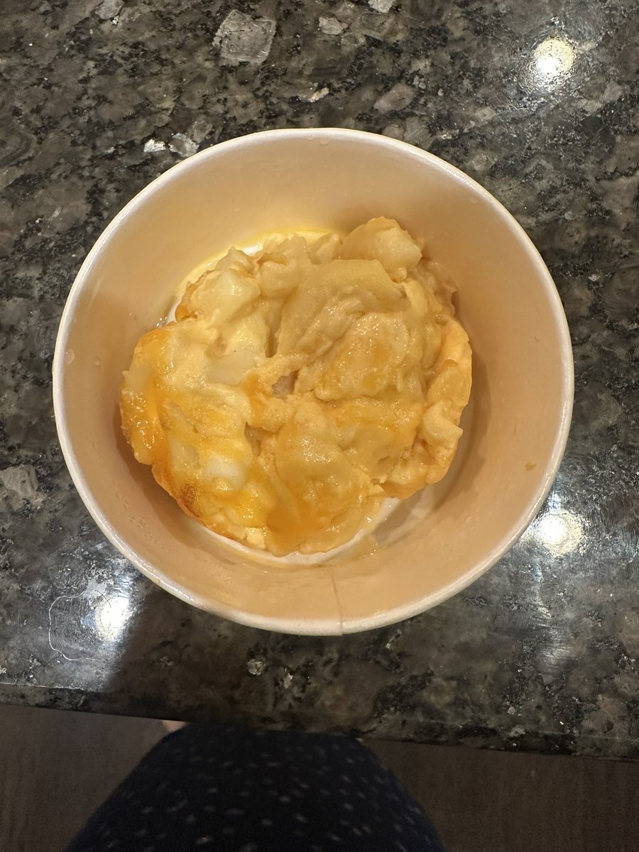 babesmks3's tweet photo. @Popeyes please do something about Store # 4345. Their customer service and products are NOT  up to Popeyes standards. Here are some pics please send help! Shrimp you can’t even bite, two tablespoons of Mac&amp;cheese and nasty sauced gp wings and horrible customer service! https://t.co/bYimh0eiox