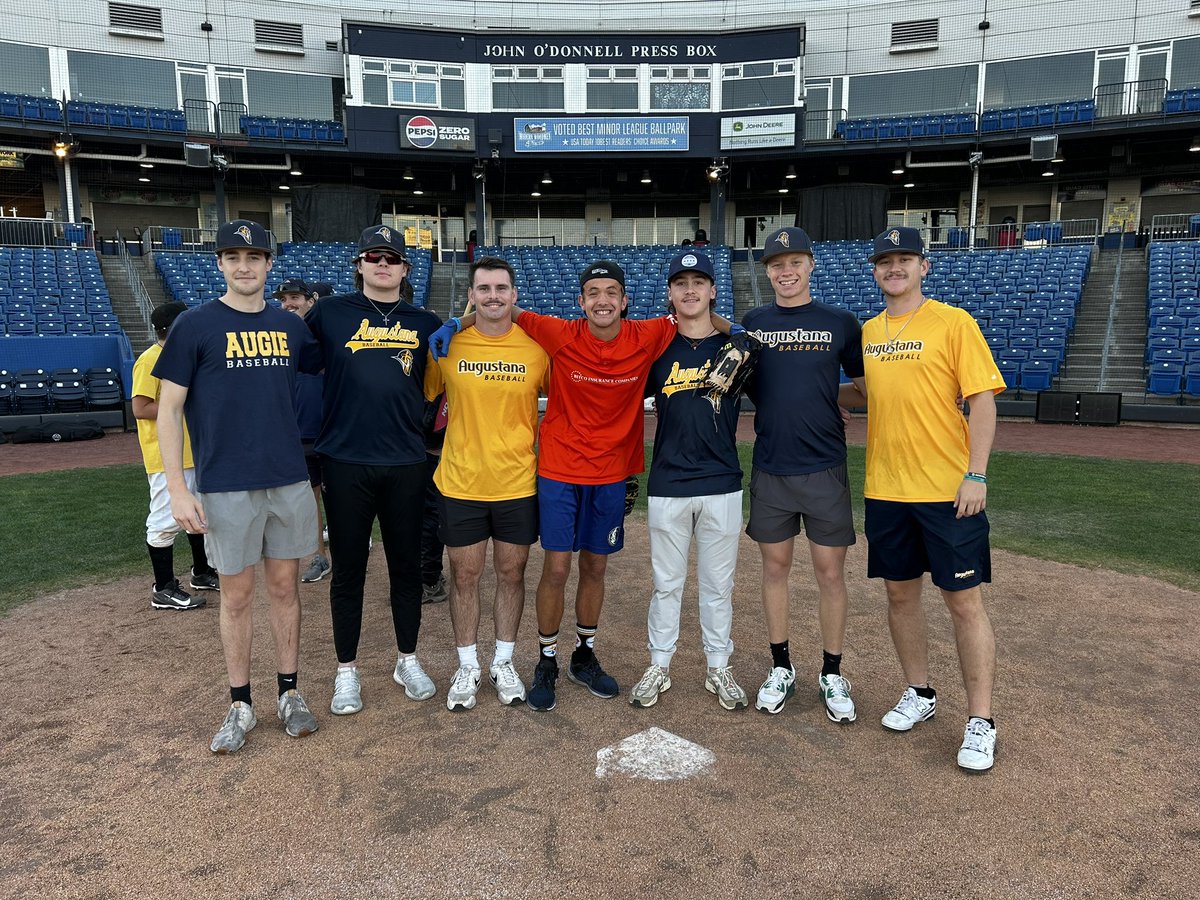 Thank you Augustana Baseball! Fun afternoon with your guys! 
Good luck this season &amp; keep doing great things off the field!
<a href="/Augie_Baseball/">Augustana Baseball</a>