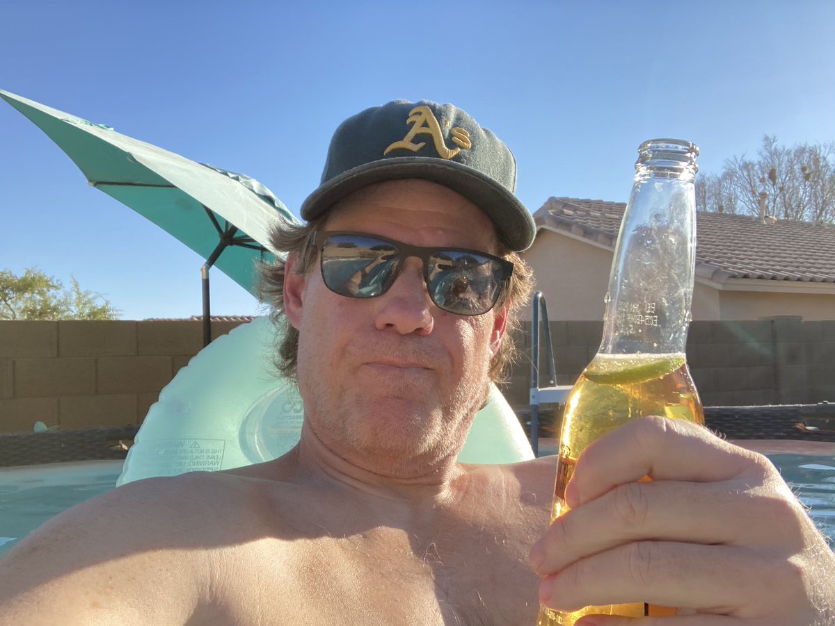 ZeigerDan's tweet image. July, er, October 6 in Arizona.
And next weekend is not out of the question.

#TheEndlessSummer