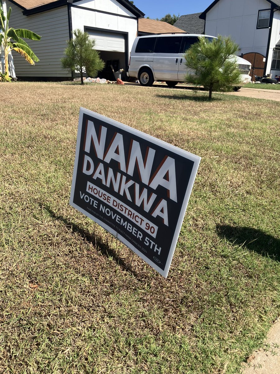 NanaForHD90's tweet photo. Great day on the doors with @YDOklahoma! #NanaInNovember #HD90 #OKLeg #okpol https://t.co/sQ4olovvDR
