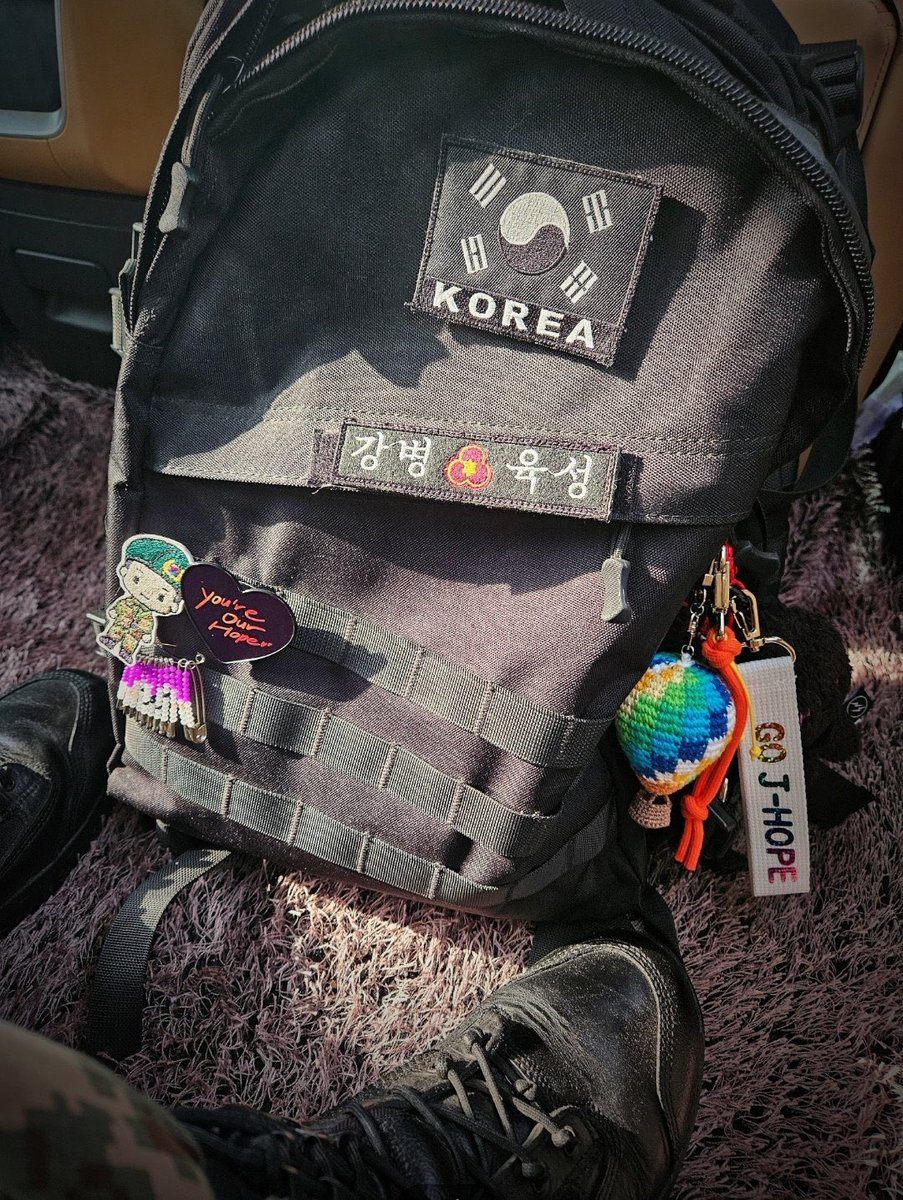 JannPinkarn's tweet photo. ไม่ใช่แค่เราที่ไม่เคยมูฟออนจาก hyyh era เจโฮปก็เช่นกัน 🥹🥹 https://t.co/mn8YpYZdv5