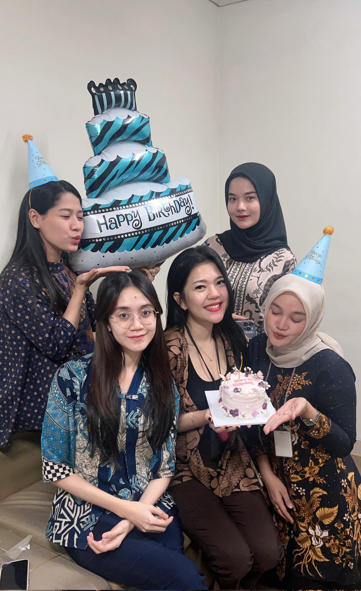 adidarasrr's tweet photo. Camat ulangtahun ayang wulan ❣ https://t.co/ojuClU5zat