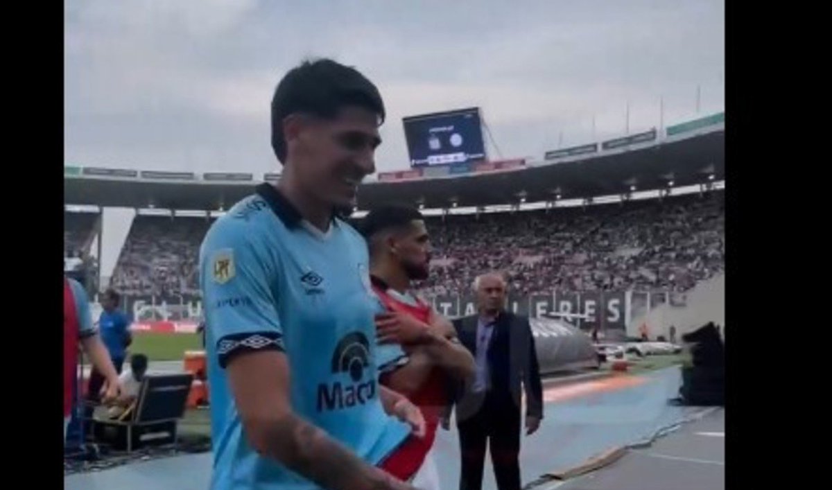 adolruiz's tweet photo. Rescato la actitud de la parcialidad de Talleres, que guardó un prudente silencio casi todo el partido, para no agravar así el nerviosismo lógico de Belgrano que debió soportar 98 minutos de juego con un hombre menos.
Estas actitudes enaltecen el deporte cordobés. https://t.co/w5bQDqQOjF