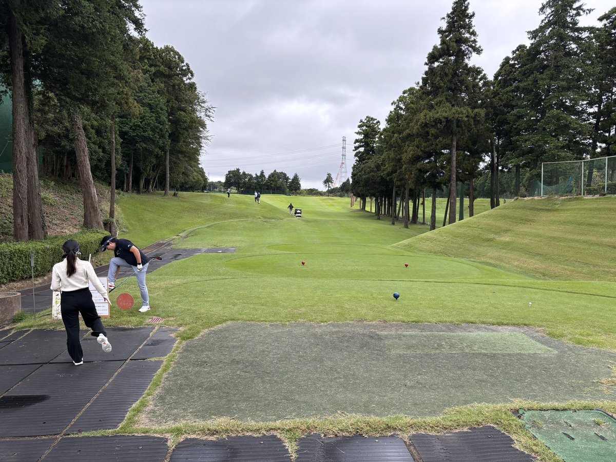 DSW_official's tweet photo. 【会社ゴルフ部】
土曜日は社内の部活で
千葉のゴルフ場に行ってきました⛳️

みんなで体を動かすっていいな〜

#社内部活 
#ゴルフ部 https://t.co/i4XkGsExDv