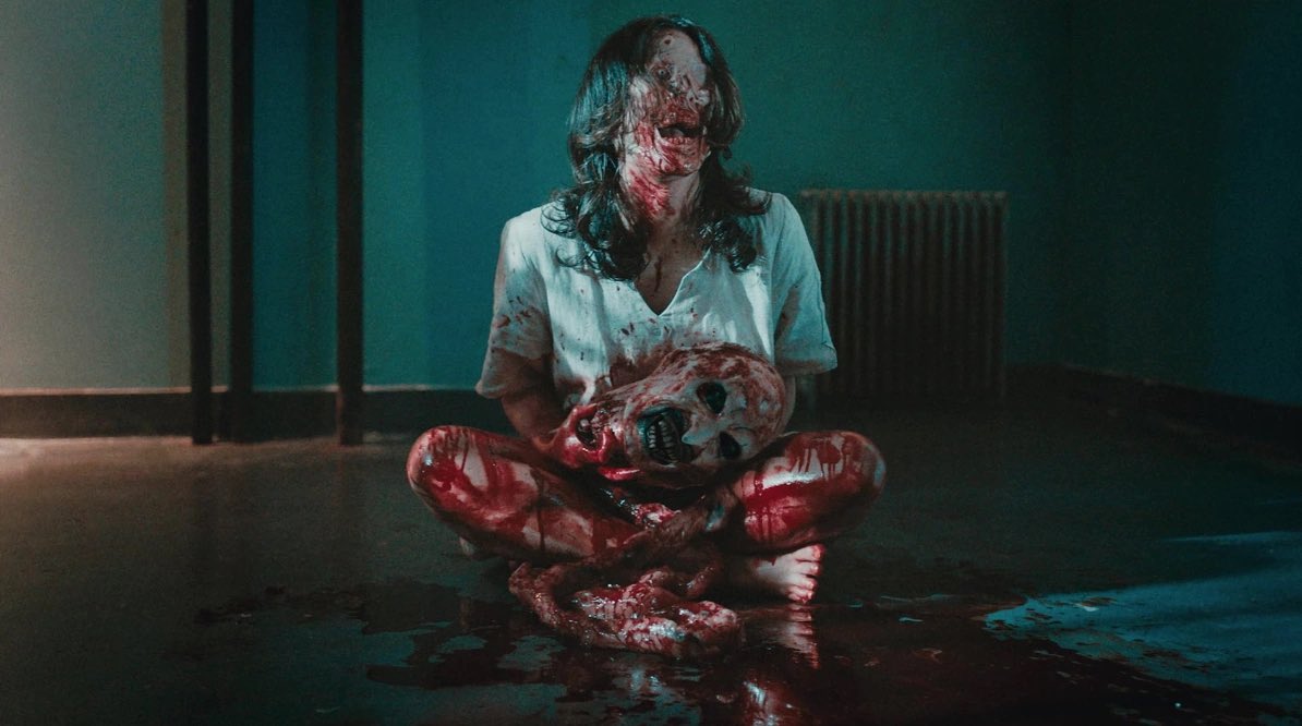 Takes2Movie's tweet photo. Cannot wait to see the controversial opening scene for ‘TERRIFIER 3’ 🤡🪓🩸

#Terrifier3 #Terrifier https://t.co/NNg3AwWg2Q