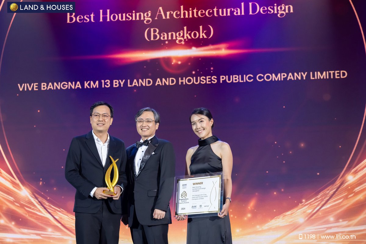 LHHome's tweet image. แลนด์ แอนด์ เฮ้าส์ รับ 3 รางวัล จาก #PropertyGuru Thailand Property Awards 2024 ได้แก่ รางวัล 
★ Best Housing Architectural Design (Bangkok)
★ Highly Commended Luxury Housing Development (Bangkok)
★ People’s Choice Award  

อ่านข่าวเพิ่มเติม: lhth.info/X-LHAwards

#PRNEWS