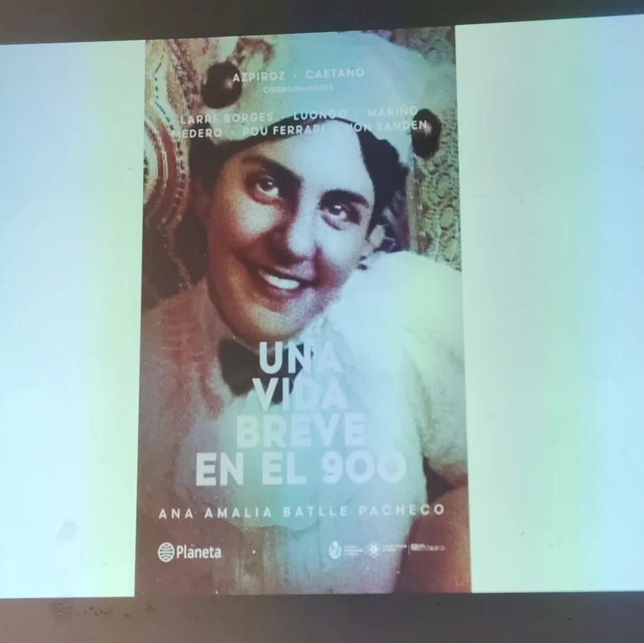 josetorcuato's tweet photo. Con mucho regocijo presentamos el libro "Una vida breve en el 900" Ana Amalia Batlle Pacheco.
Una magnífico texto coordinado por Andrés Azpiroz y Gerarado Caetano. junto a un equipo académico formado por Larreborges, Luongo, Mario, Medero, Pou Ferrari, Von Sanden https://t.co/97UtOuxql5