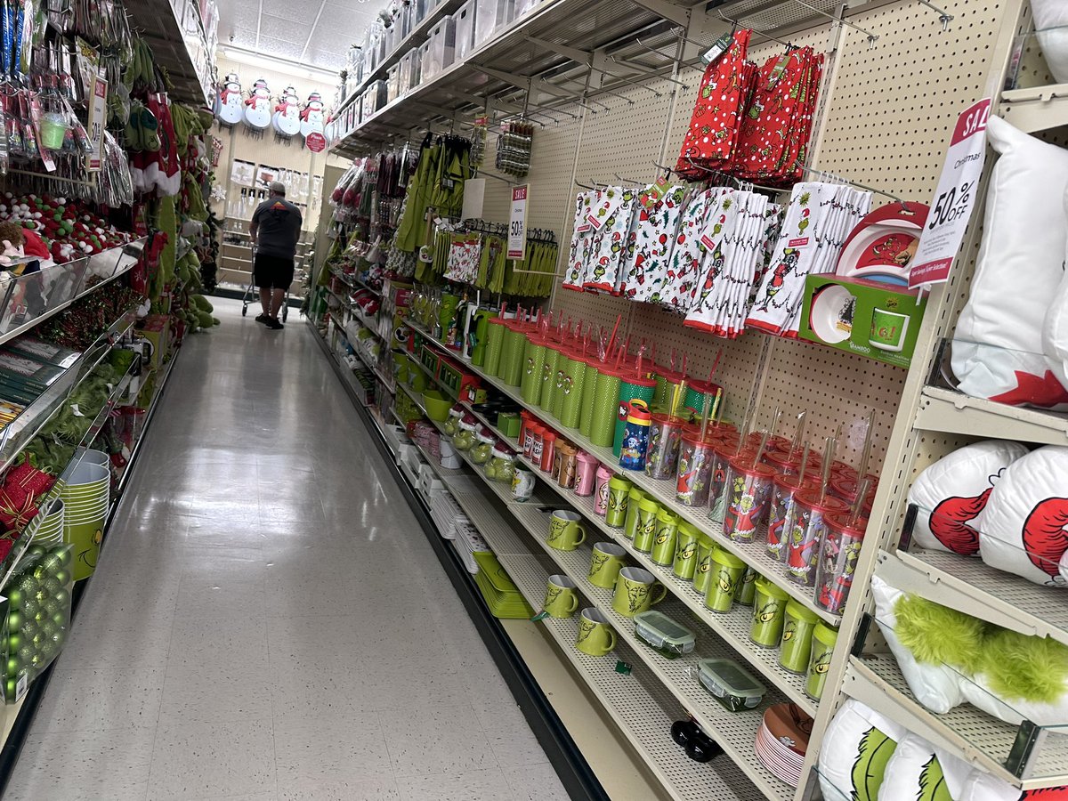 ReadLuly's tweet photo. My favorite! I would love all things grinchmas https://t.co/ghMgGRurEd
