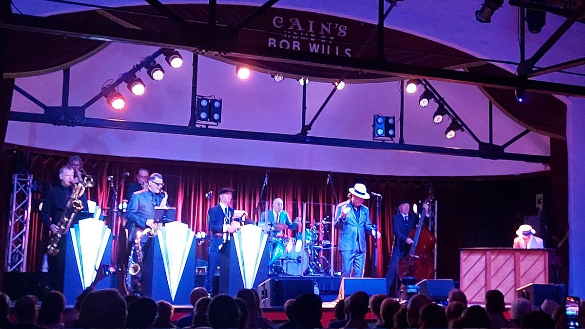 T_Town_Cubbies's tweet photo. Swingin 24 in a row at Cain's with Big Bad Voodoo Daddy! @CainsBallroom @975KMOD @BBVD #Cains100 #Tulsa #RadioChamp https://t.co/wxtDwc3b8t