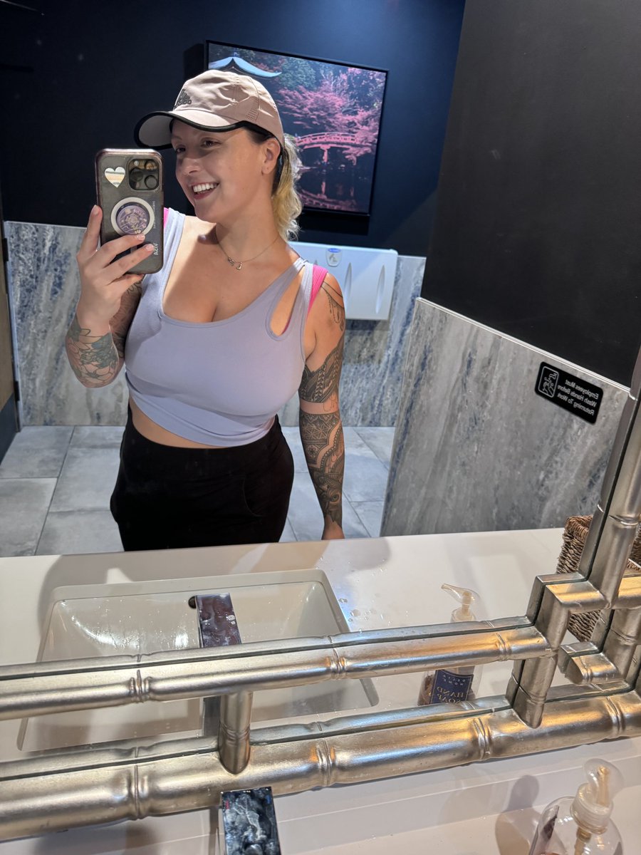 Content from lunalynnyes