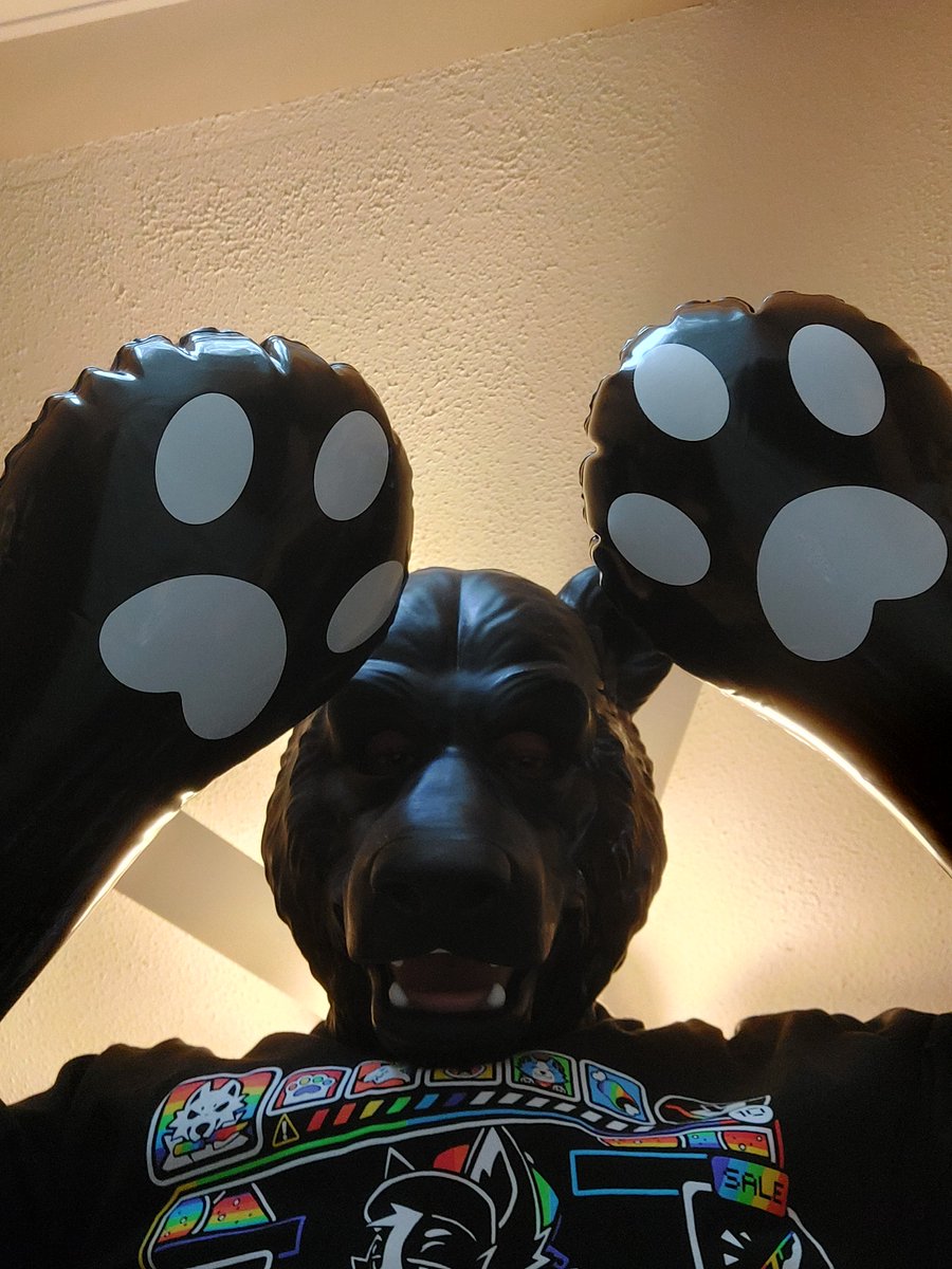 Backriver_Dawg's tweet photo. Rawr, I'm gonna get ya. https://t.co/qRc6VgjEo2