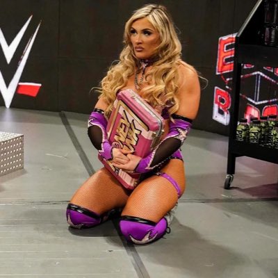 DaddysBuffgirl's tweet image. #NewProfilePic
