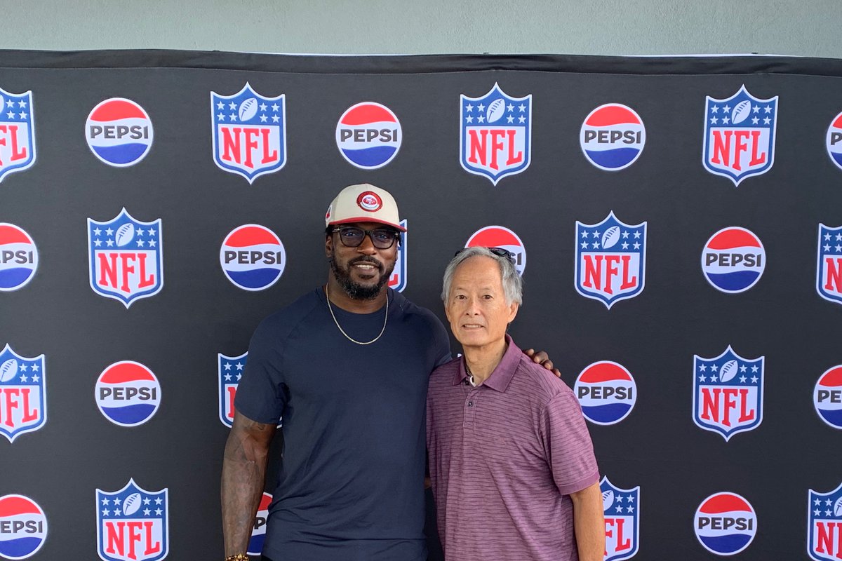 wongcastle's tweet photo. ... with @PatrickWillis52 for @pepsi at @Topgolf https://t.co/BATcEz1kVj
