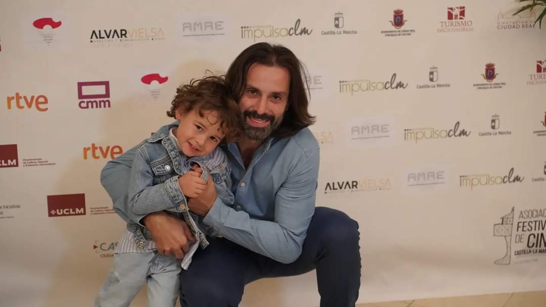 fecicam_oficial's tweet photo. 📸 Photocall Gala de Clausura #FECICAM15
📍 Teatro Quijano https://t.co/667m53qAaB